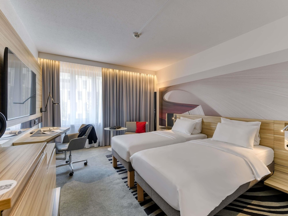 Habitación estándar con 2 camas individuales, 2 camas individuales del hotel Novotel Köln City. Foto 5