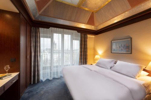 Suite Junior del hotel Maritim Köln. Foto 2
