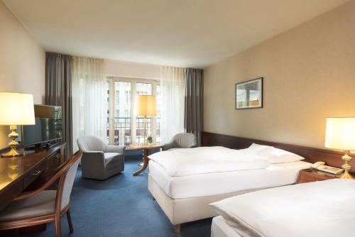 Habitación Familiar Estándar del hotel Maritim Köln. Foto 4