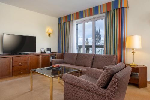 Suite Junior con balcón del hotel Maritim Köln. Foto 1