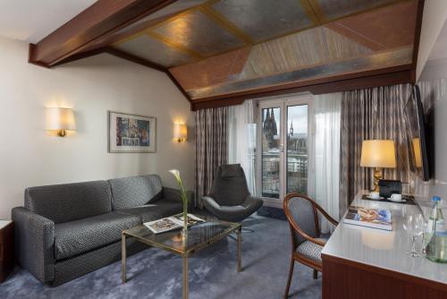 Habitación Cuádruple Deluxe del hotel Maritim Köln. Foto 2