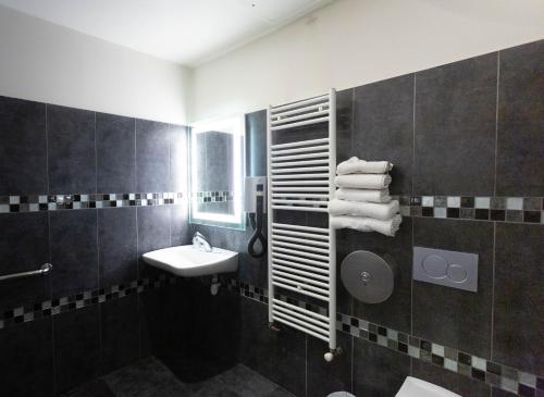 Habitación Doble Confort del hotel Hôtel Mimosa. Foto 44