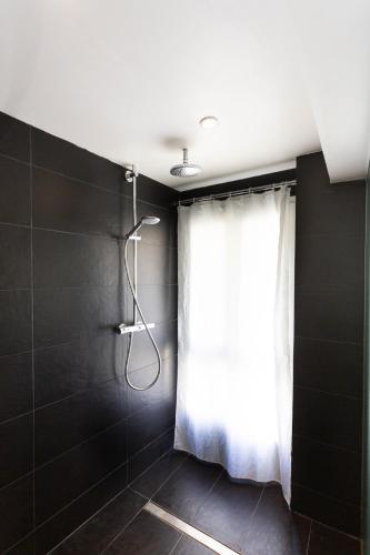 Habitación Doble Confort del hotel Hôtel Mimosa. Foto 45