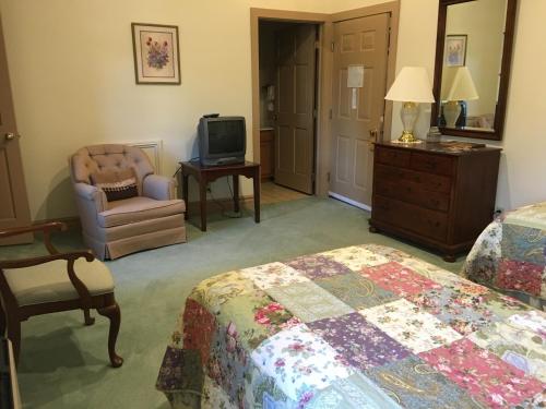 Habitación Doble grande - 2 camas del hotel Oak Valley Inn And Suites. Foto 2