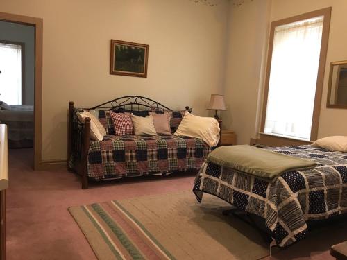 Suite Familiar del hotel Oak Valley Inn And Suites. Foto 1