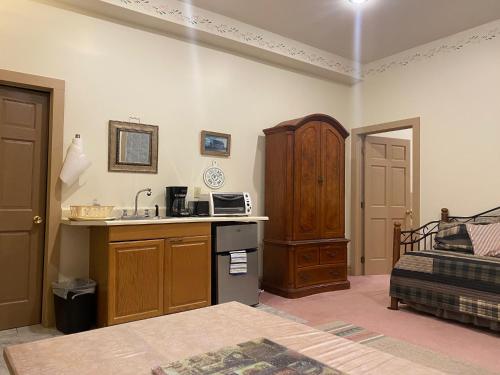 Suite Familiar del hotel Oak Valley Inn And Suites. Foto 2