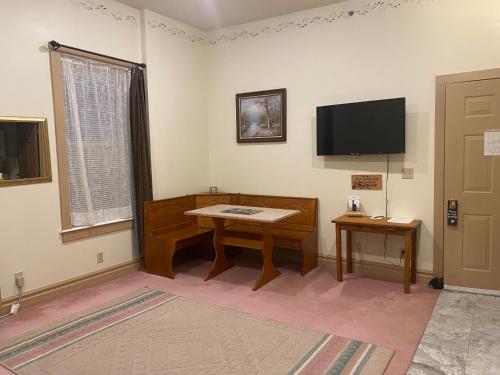 Suite Familiar del hotel Oak Valley Inn And Suites. Foto 5