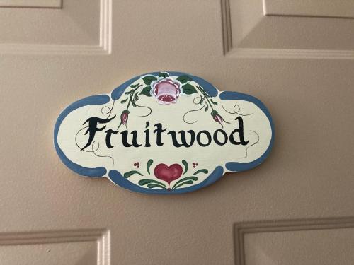 Suite Doble Deluxe - Cama grande del hotel Oak Valley Inn And Suites. Foto 6