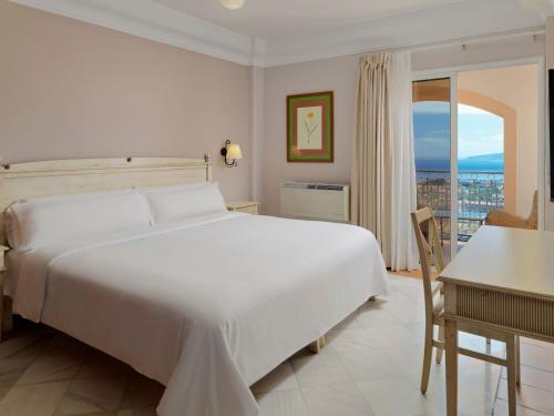 Suite Premium con vistas al mar del hotel Las Aguilas Tenerife, Affiliated By Melia. Foto 4