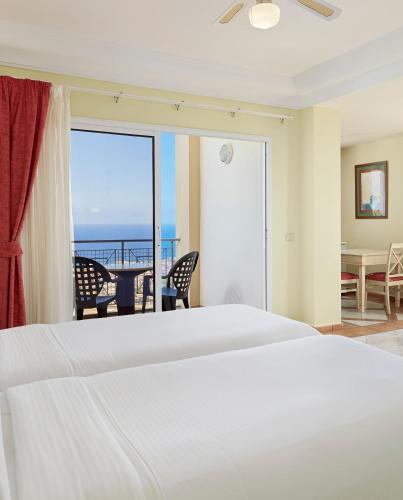 Habitación Doble Estándar del hotel Las Aguilas Tenerife, Affiliated By Melia. Foto 2
