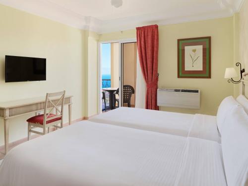 Suite con vistas al mar del hotel Las Aguilas Tenerife, Affiliated By Melia. Foto 11