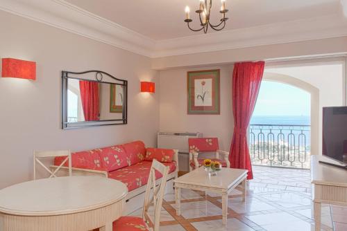 Suite con vistas al mar del hotel Las Aguilas Tenerife, Affiliated By Melia. Foto 2