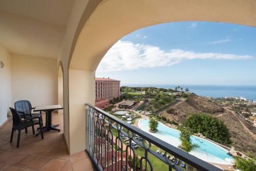 Suite con vistas al mar del hotel Las Aguilas Tenerife, Affiliated By Melia. Foto 3