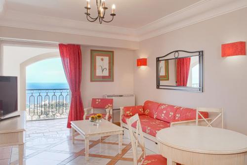 Suite con vistas al mar del hotel Las Aguilas Tenerife, Affiliated By Melia