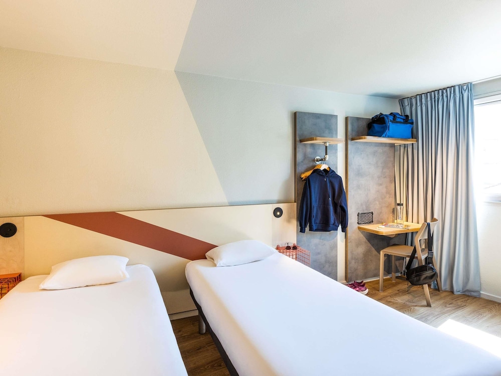 Habitación con dos camas individuales del hotel Ibis Budget Angoulême Centre