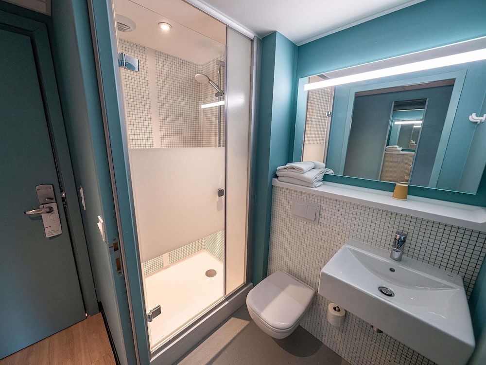 Habitación Clásica última edición con cama doble del hotel Ibis Budget Saint Etienne Stadium. Foto 4