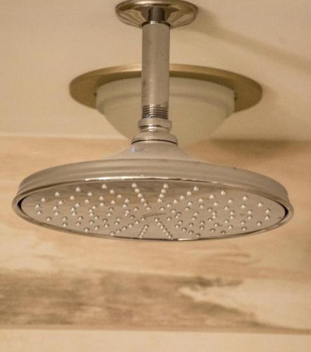 Habitación Deluxe - 1 cama grande del hotel The Delavan Hotel And Spa. Foto 1