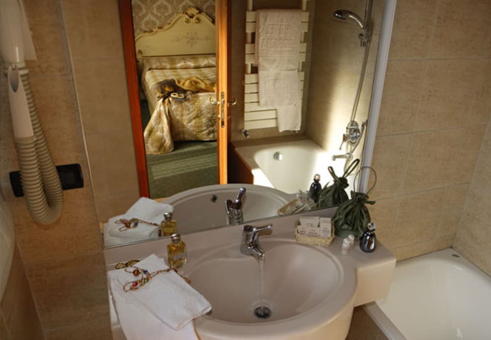 Habitación doble, 1 cama doble del hotel Gorizia A La Valigia. Foto 7