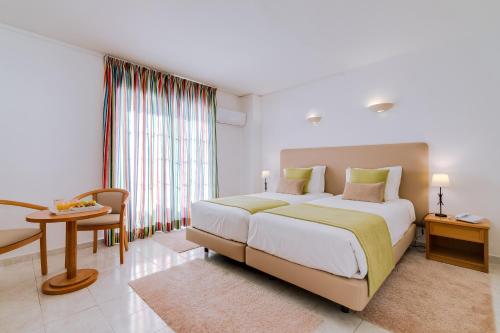 Habitación doble 2 Camas individuales del hotel Monica Isabel Beach Club. Foto 5