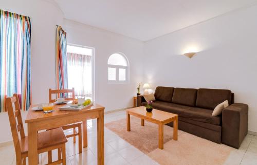 Habitación Triple del hotel Monica Isabel Beach Club. Foto 3