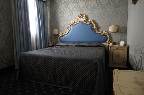 Habitación Doble pequeña con 1 cama - No fumadores del hotel Rialto. Foto 1