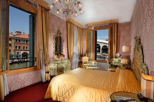 Habitación Doble con vistas al Gran Canal - No fumadores del hotel Rialto. Foto 3