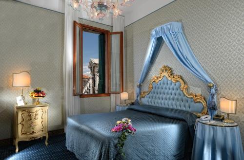 Habitación Doble con vistas al Gran Canal - No fumadores del hotel Rialto. Foto 6