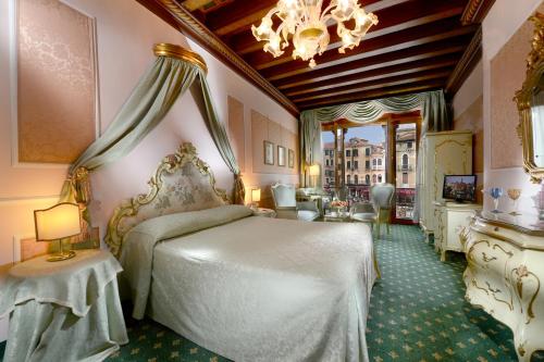 Suite Junior con balcón y vistas al Gran Canal - No fumadores del hotel Rialto