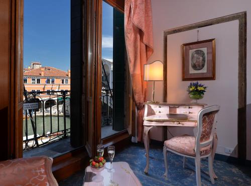 Suite Junior con balcón y vistas al Gran Canal - No fumadores del hotel Rialto. Foto 1
