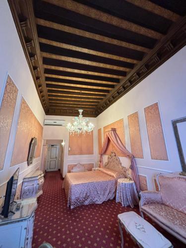 Suite Junior con balcón y vistas al Gran Canal - No fumadores del hotel Rialto. Foto 3