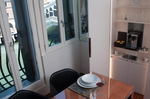 Apartamento Deluxe de 1 dormitorio con vistas - No fumadores del hotel Rialto. Foto 2