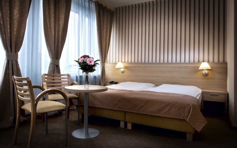 Habitación estándar con 1 cama doble o 2 individuales del hotel Tatra