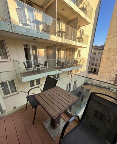 Habitación Deluxe con balcón del hotel Carlton Buda Castle. Foto 5