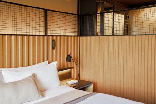 Habitación Deluxe con cama extragrande del hotel 1 Brooklyn Bridge. Foto 3