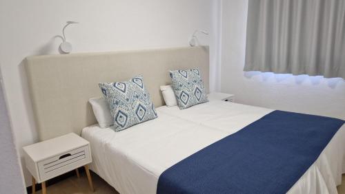 Habitación Doble con balcón y vistas al mar del hotel Chatur Palmera Mar. Foto 3