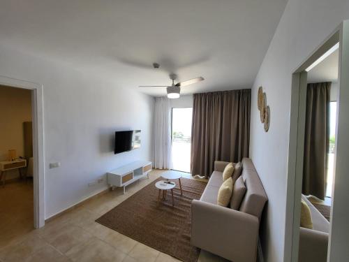 Habitación Doble con balcón y vistas al mar del hotel Chatur Palmera Mar. Foto 6