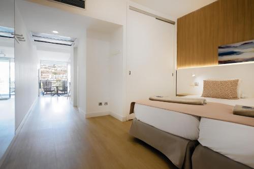 Suite Junior (2 adultos) del hotel Morasol Suites. Foto 1