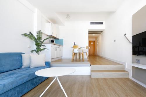 Suite Junior (2 adultos) del hotel Morasol Suites. Foto 7