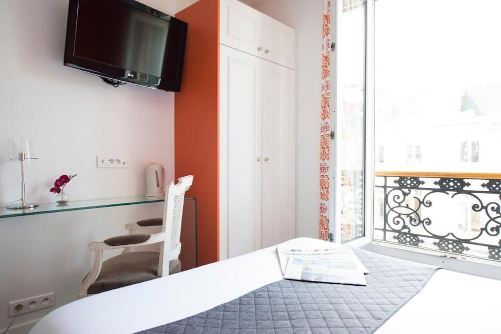 Habitación estándar del hotel France Louvre. Foto 2