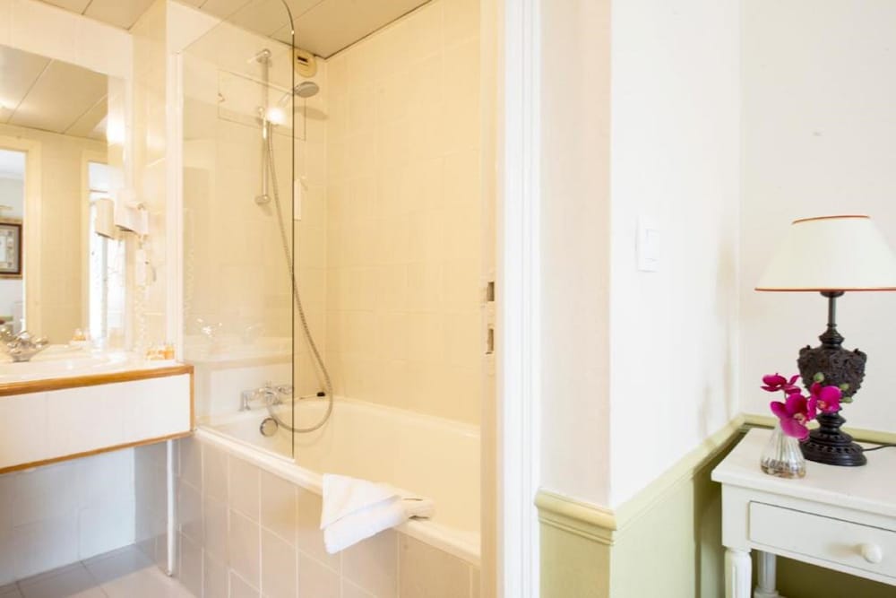 Habitación estándar del hotel France Louvre. Foto 3