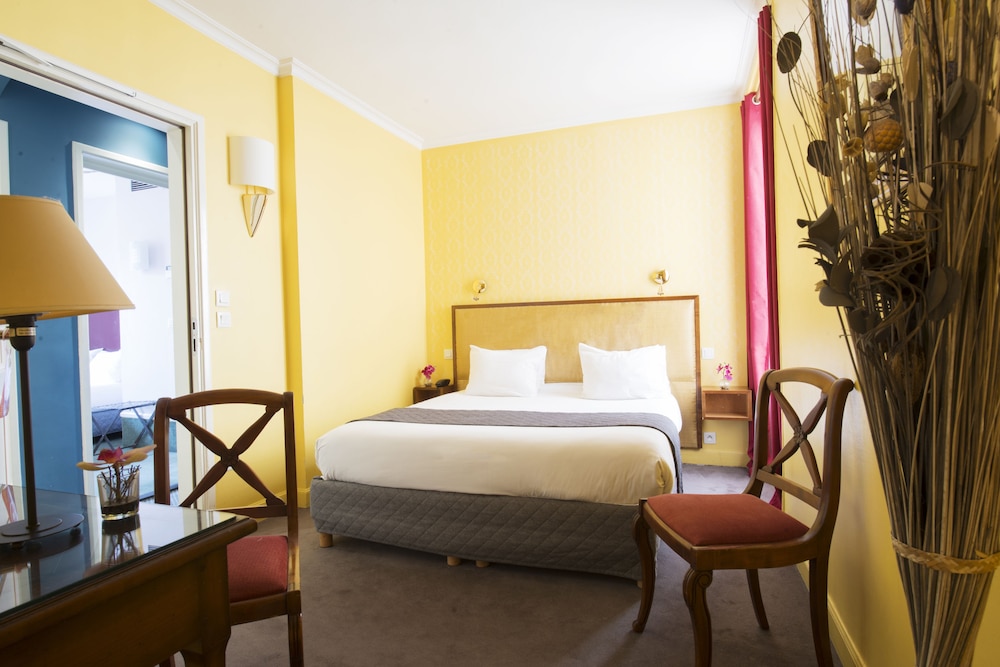 Habitación superior del hotel France Louvre. Foto 2