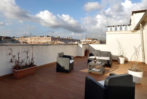 Suite con terraza del hotel Exe International Palace. Foto 4