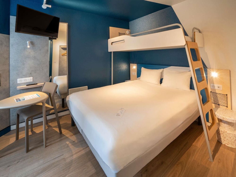 TRIPLE - Habitación con 1 cama doble y 1 litera del hotel Ibis Budget Rennes Chantepie