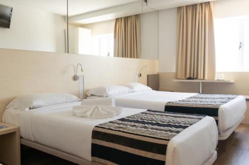 Habitación Triple del hotel Park Porto Gaia. Foto 1