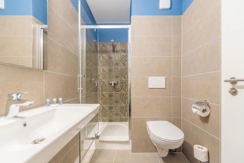 Habitación Triple Confort del hotel Impulso by Mellow Mood Hotels. Foto 3