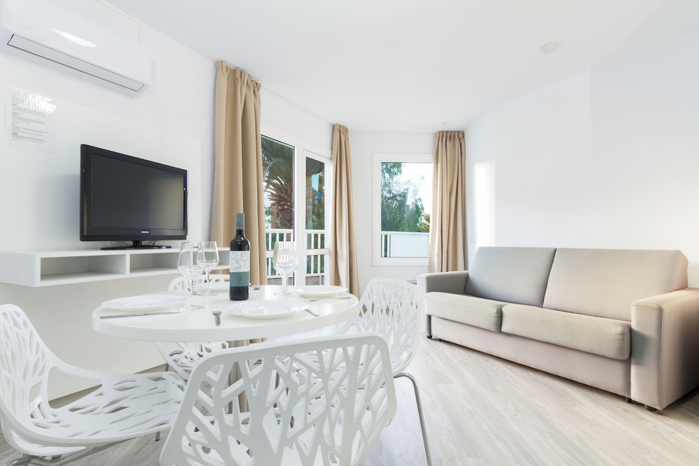 Apartamento superior del hotel Checkin Bungalows Atlantida. Foto 2