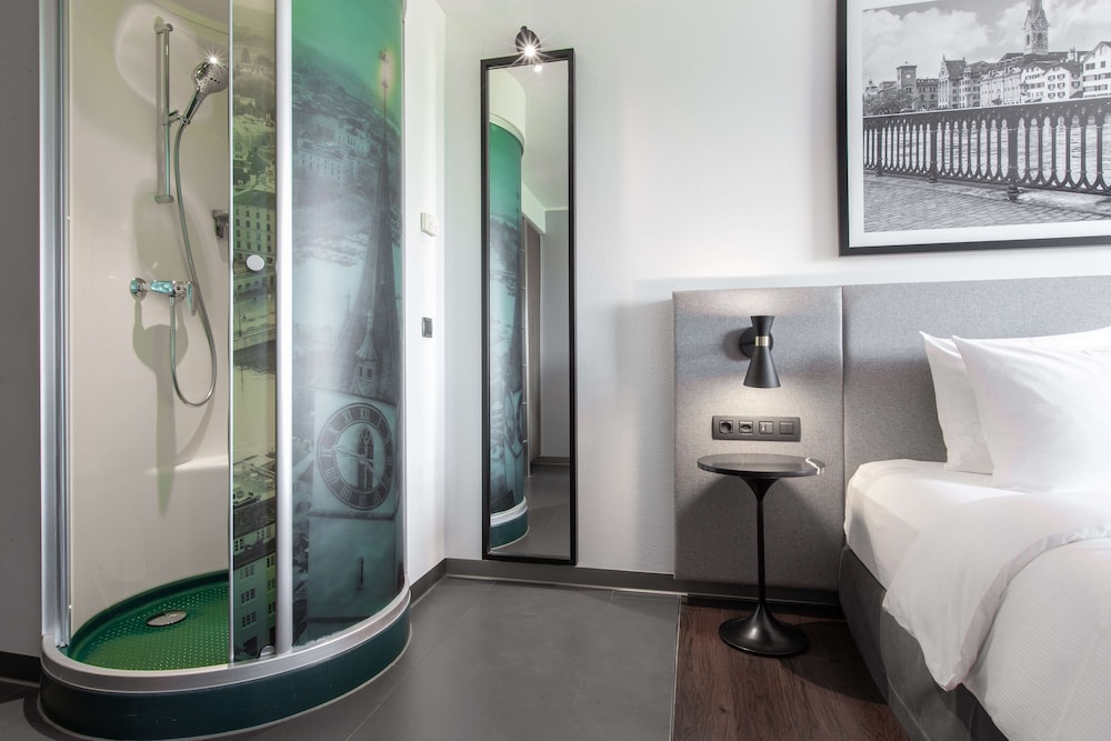 Habitación estándar del hotel Radisson Zurich Airport. Foto 4