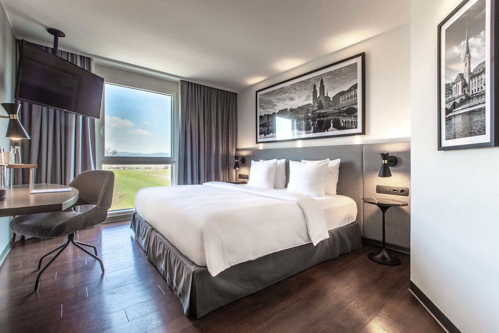 Habitación superior (Scenic View) del hotel Radisson Zurich Airport