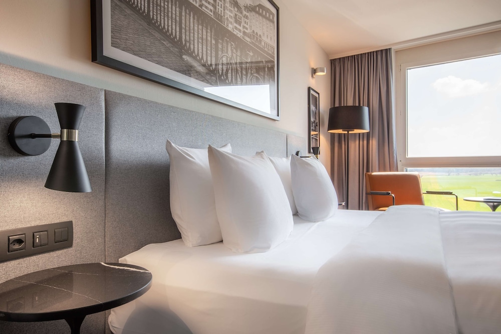 Habitación superior (Scenic View) del hotel Radisson Zurich Airport. Foto 7
