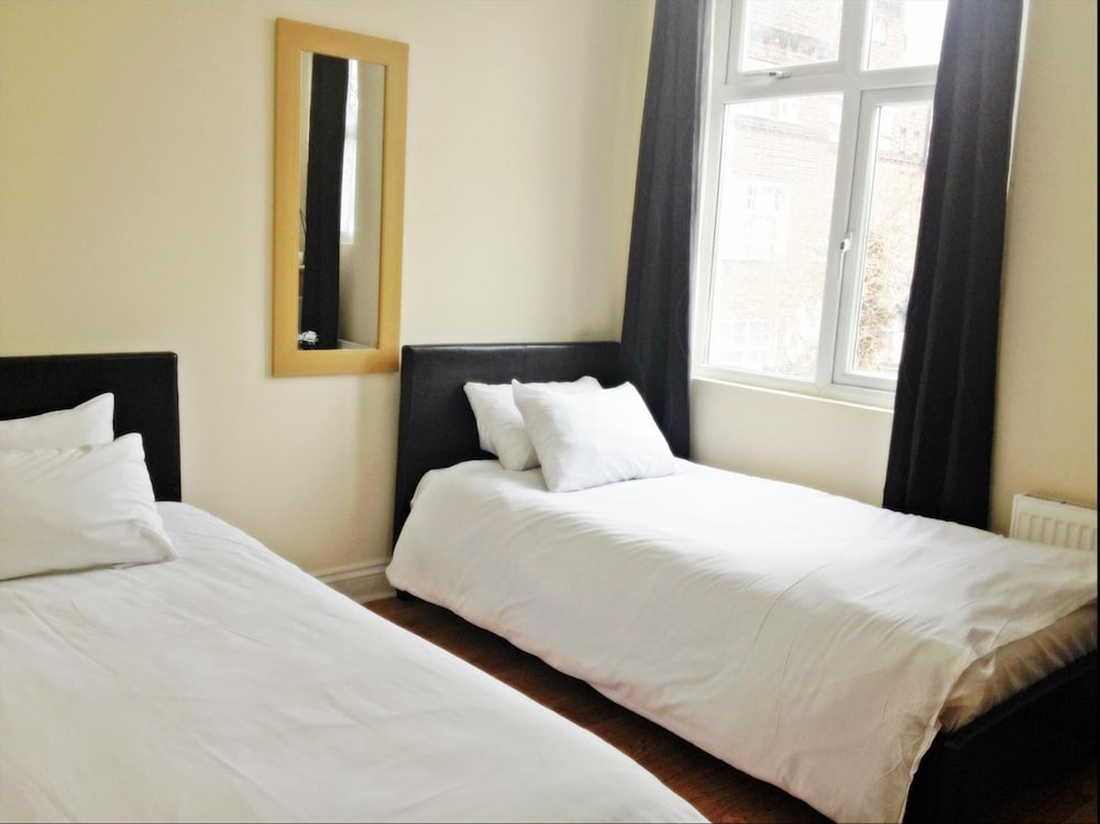Habitación básica con 2 camas individuales del hotel City View Roman Road Market. Foto 3